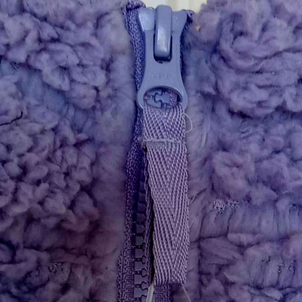 NWT  PURPLE YOUTH HALF ZIP SHERPA BY MONDETTA.  SIZE MEDIUM (10-12). - Picture 5 of 11